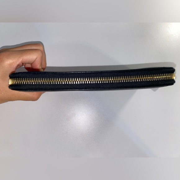 Prada soft leather zip up wallet in black (Nero) - Picture 4 of 13